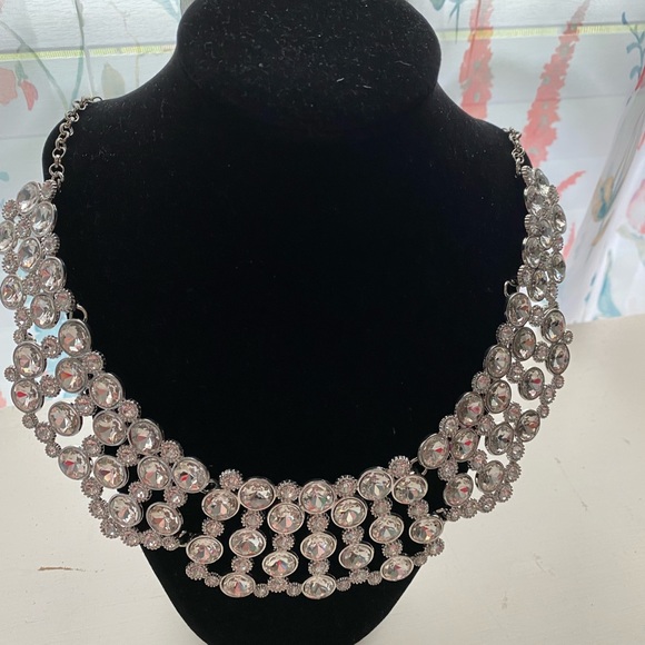 Can be flipped as a crown!!